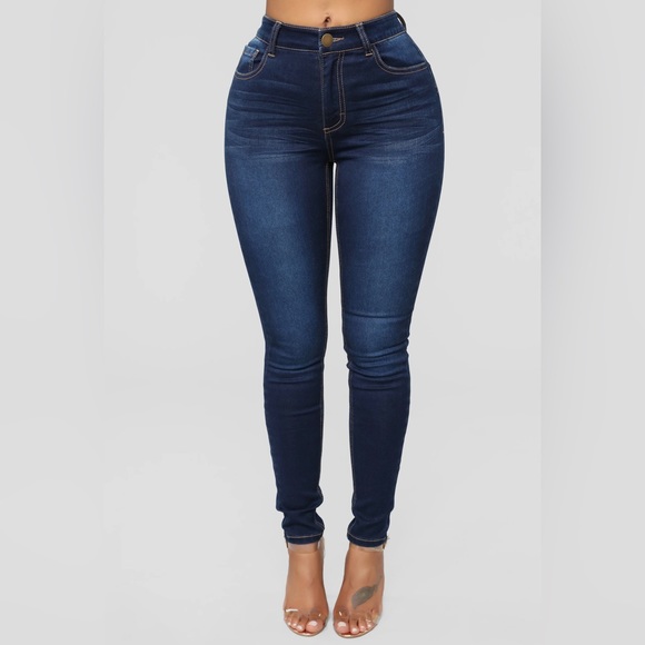 Alexa High Rise Booty
Lifter Skinny Jeans -
Dark Denim
Size: 9 - Picture 2 of 6